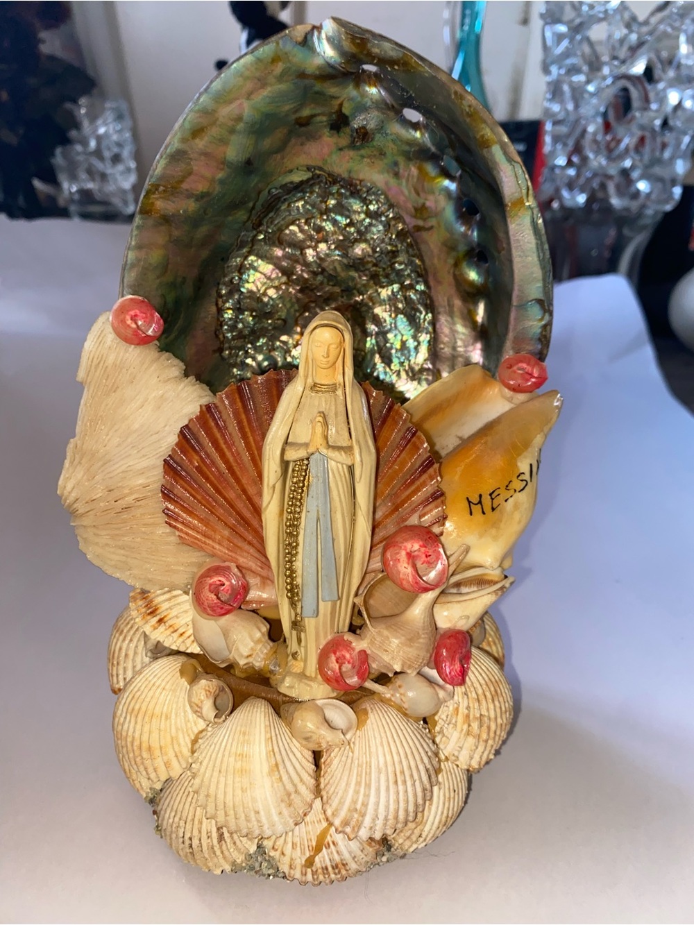 Decorative Shell Religious Figurine in Cream and Gold